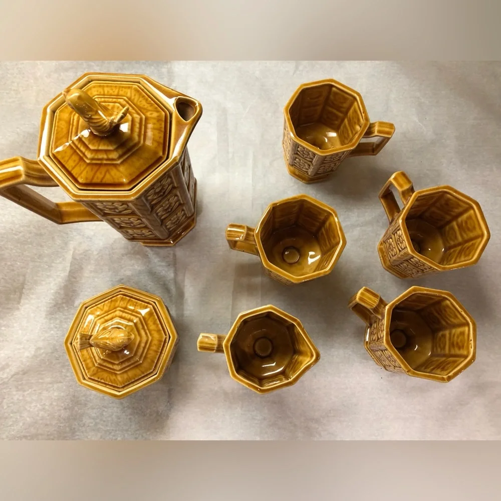Vintage Retro Daisy Coffee Pot Creamer Sugar & Octagon Mugs 9 Piece Set RARE